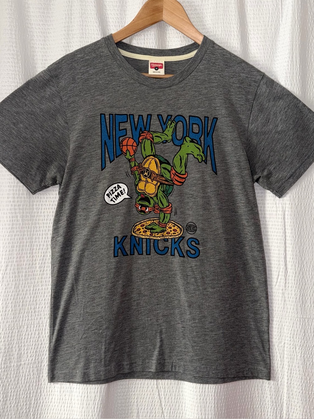 NBA x TMNT Homage NY Knicks Michelangelo Tri-Blend Graphic T-Shirt Gray Medium
